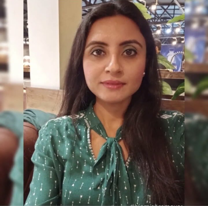 ShahramAzhar's tweet photo. Our sister Hina Javed was brutally murdered by her husband and in-laws two days ago. The father in law is still roaming around and has not been put under arrest. 

@MaryamNSharif please help bring the criminals to justice. 

#JusticeforHinaJaved https://t.co/roFkUSrwYE