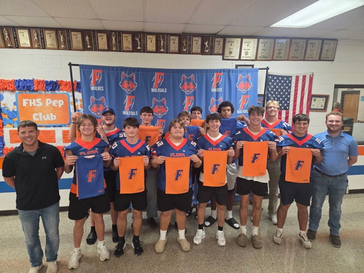 FloraHighSchool's tweet photo. Thanks to NAL for donating rally towels. Pictured here with Senior members of the team. https://t.co/GGcaPQP7xA