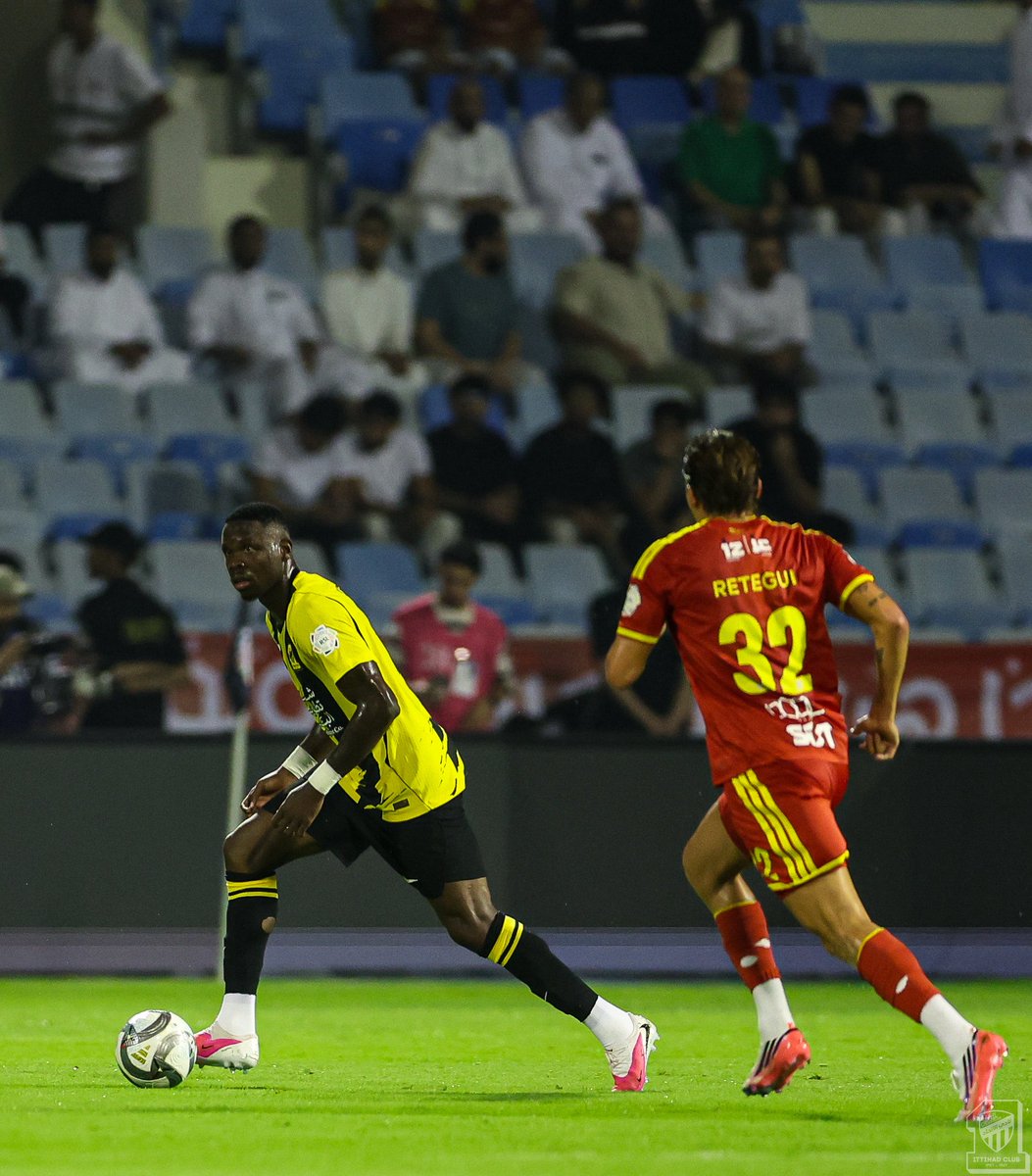 ittihad's tweet photo. لعبـك يالإتـي عجب عجب ⚽️💛 https://t.co/YMCeqT1sjS