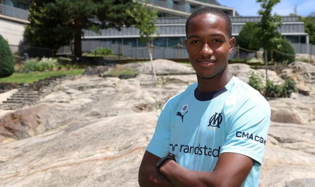 AndiOnrubia's tweet photo. Keyliane Abdallah, que estuvo cedido en el Nastic de Tarragona, acaba de marcar un golazo con el OM para hacer el 3-0 del Strasbourg. Ver para creer.

Le sale todo al OM hoy. Vaya debut en la Ligue 1. https://t.co/XUGW8X4he7