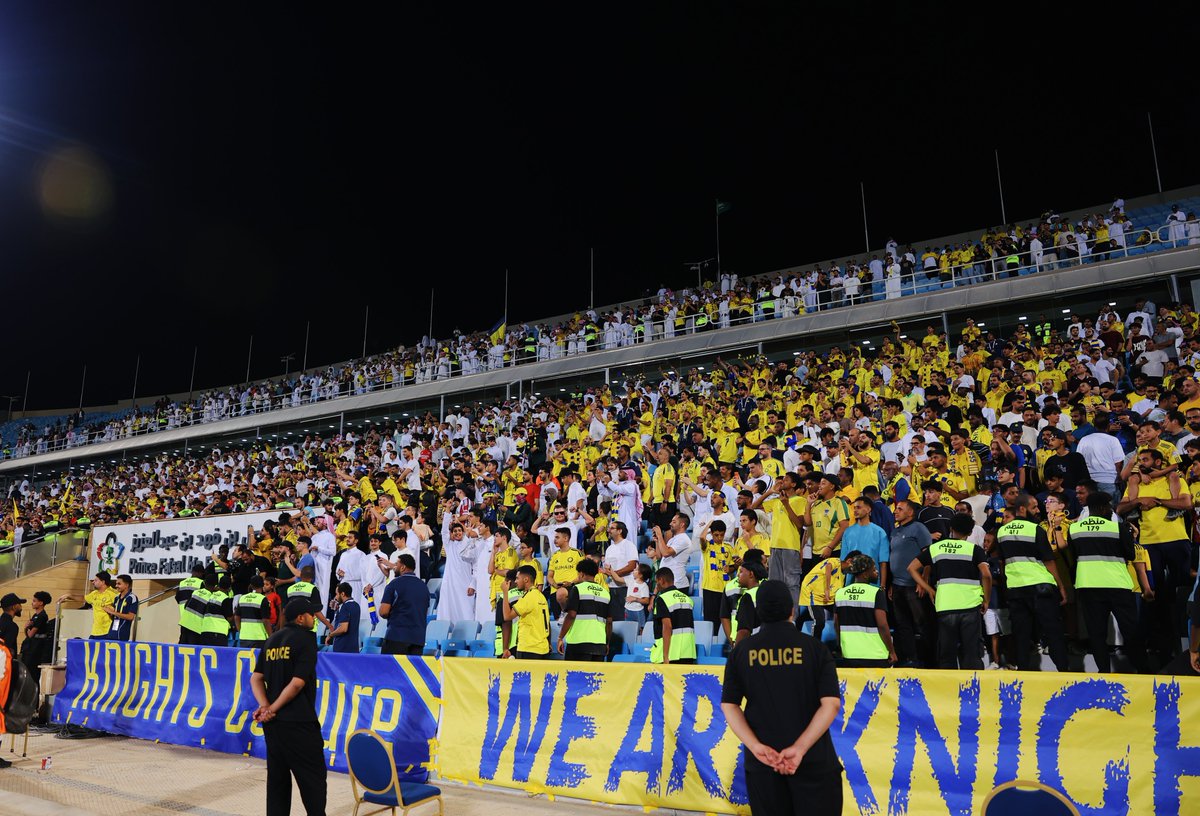 AlNassrFC's tweet photo. جماهير #النصر العظيمة ..
سنواتٌ ونصرنا يواجه الصعوبات وحيدًا ويتجاوزها ..
لأن سلاحه فيها أنتم 💛

لنواصل سويًا متكاتفين .. من أجل النصر 💛 https://t.co/d9w2thFpJZ