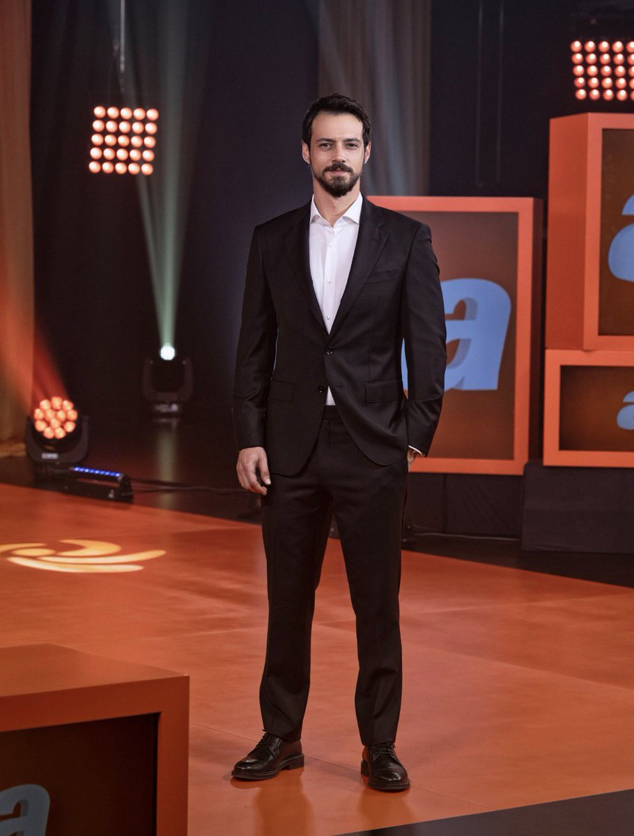 BA_pxs's tweet photo. #MertYazıcıoğlu 

-بيرسين تنفي الأخبار التي تشير إلى إتفاق مارت يازجي أوغلو على مسلسل جديد❌❌❌ https://t.co/yDmRflnXkc