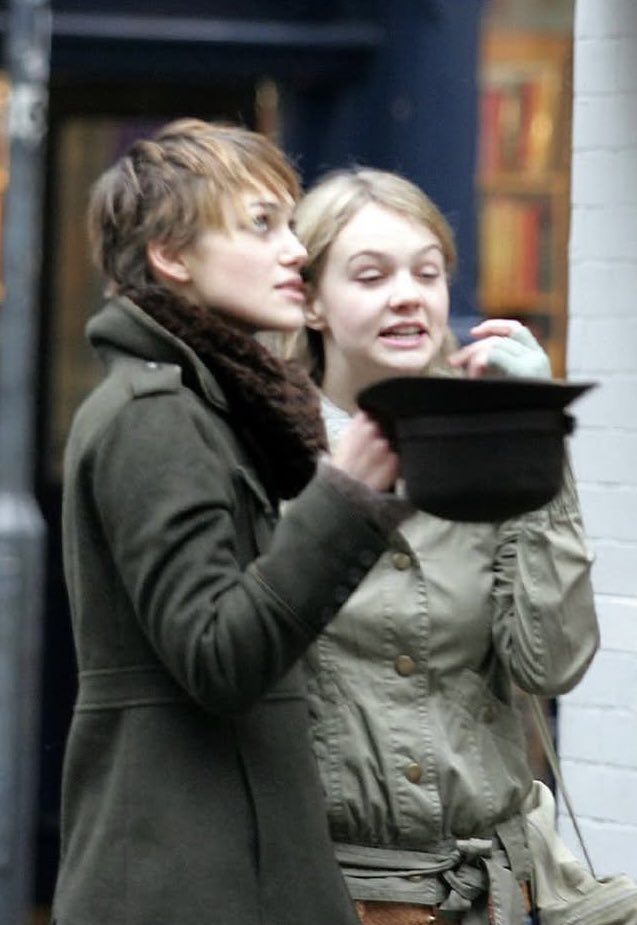 hourlymulligan's tweet photo. carey mulligan and keira knightley out shopping together in covent garden, london, in july 2004 ♡ https://t.co/MIuCtZWRLF