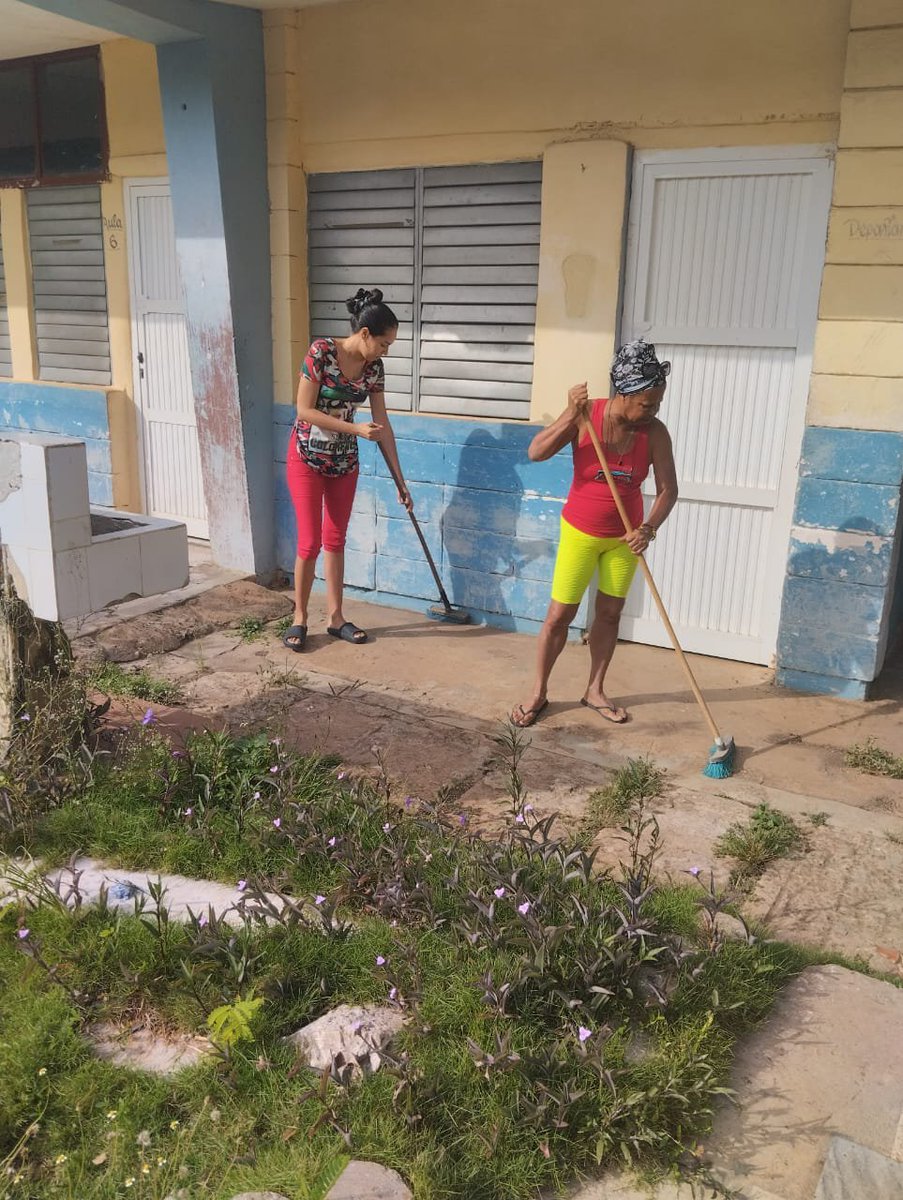 MiltonArvesuk's tweet photo. Preparan familias y trabajadores de las Instituciones Educativas en San José de las Lajas, Mayabeque, condiciones para el inicio del curso escolar. #CubaEduca #CubaEstáFirme. https://t.co/adsePaHSuy