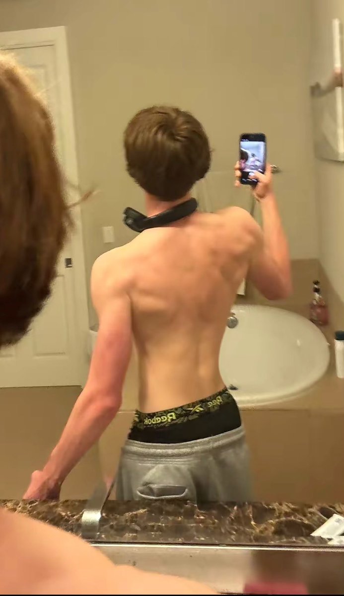 vraix0's tweet photo. hai xd #mlm #twink https://t.co/dJo9WbcAI6