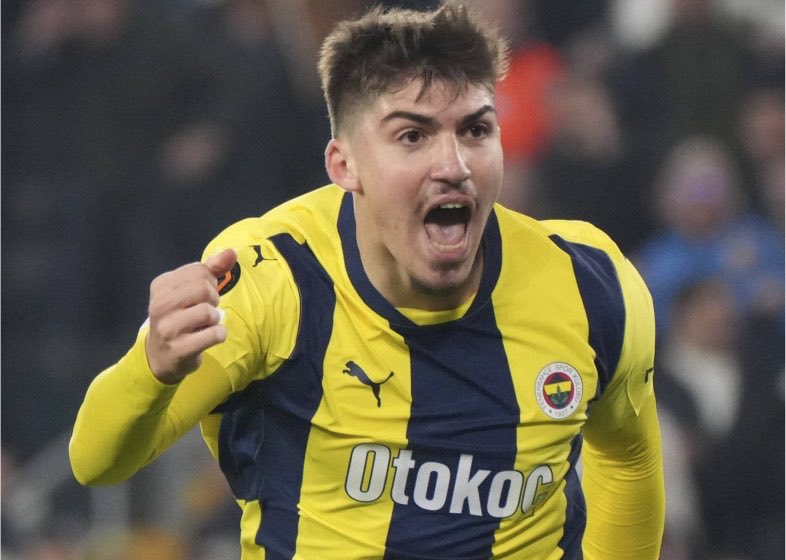 SaracogluSports's tweet photo. 🚨SON DAKİKA!

Yusuf Akçiçek yuvasına Fenerbahçe'ye dönmeyi çok istiyor. (Hilal Stuff) https://t.co/uczA9zGTQW
