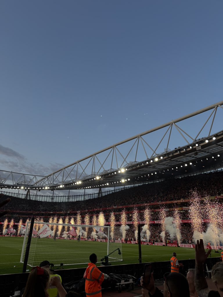 zk_afc's tweet photo. The Champions are Home! https://t.co/yygHQxNXfk