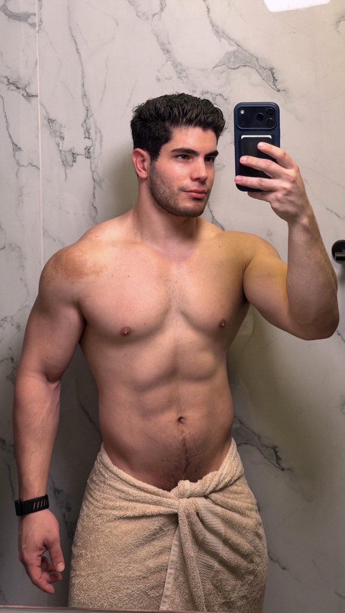 ElFranklinGt's tweet photo. 💦 https://t.co/N3QCMadAv4