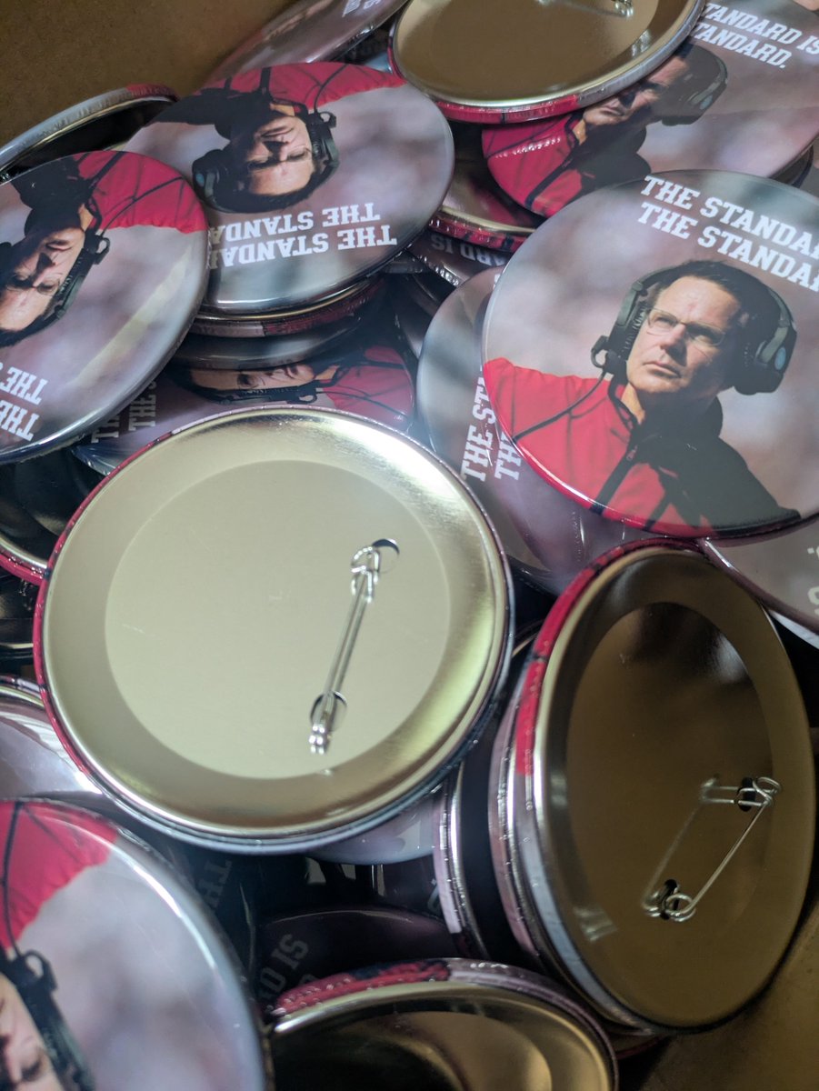 IndianaJH's tweet photo. We picked up a few buttons to add to the goodie bags at the #iufb yard sign distribution on Tuesday... https://t.co/332eoC587u