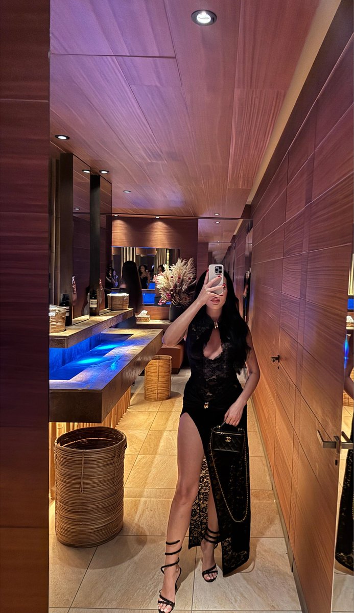 herrindivaa's tweet photo. Goddess 🖤 https://t.co/olYjVd8dH0