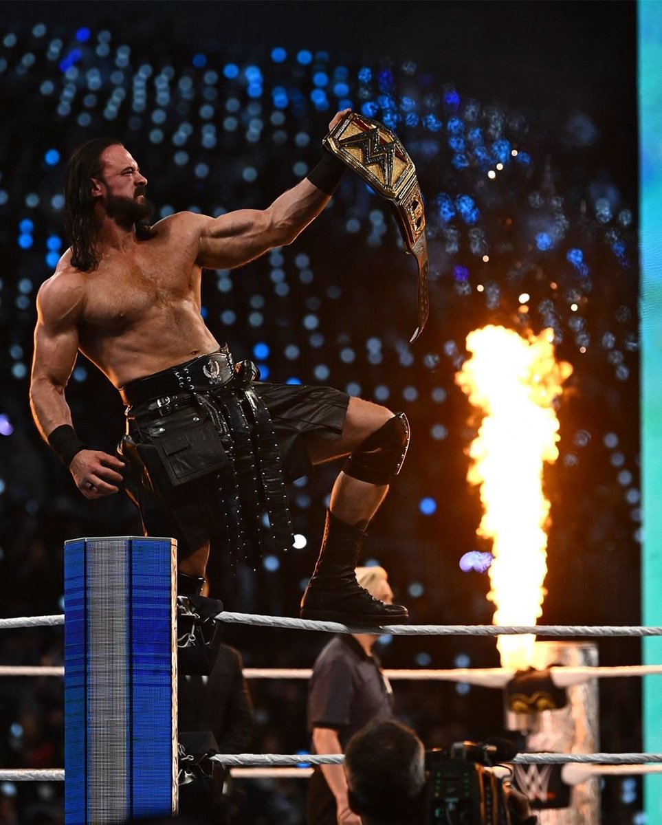 b2atal__'s tweet photo. #توقعاتكم 🤔

له عودة الليله؟

#SmackDown https://t.co/ITvtZTUUFh
