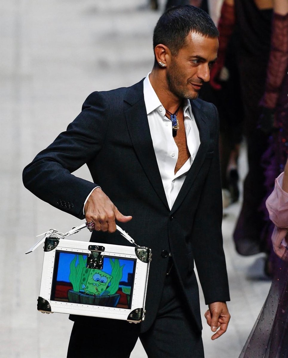SosaKubrick's tweet photo. marc jacobs designed louis vuitton 
(ss08) bag looping spongebob 
‘boys who cry’ (s4 e11) 
&amp; also has a tattoo of bob https://t.co/MbiK6jw3er
