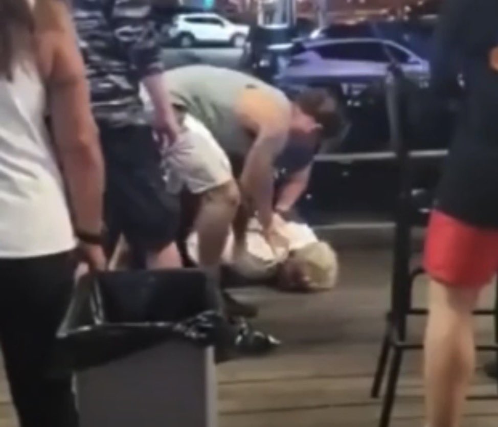 kurdishweapon's tweet photo. This you ? 😭 Went from eating the floor to eating turkish dick..

Must be humiliating to be this irrelevant that the only way you can get attention is by being racist toward an entire group of people https://t.co/xKDHCXiNvZ