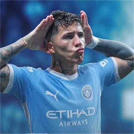 Cityblueprint_'s tweet photo. Come and save us, young kings 👑 🩵 https://t.co/ZTtIDVbCF3