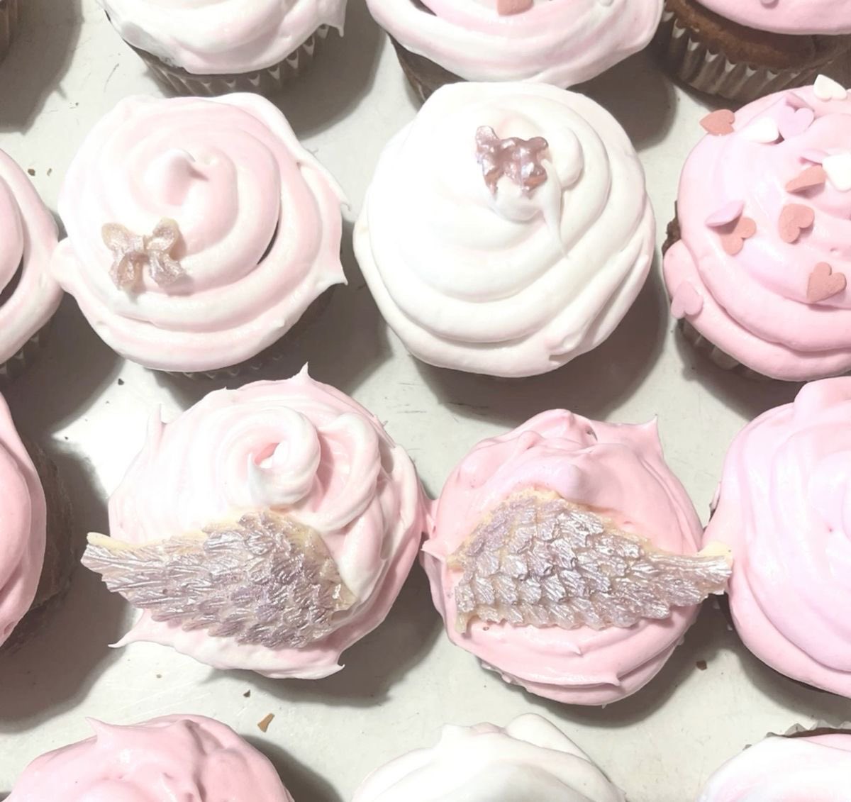 hammycupcakes's tweet photo. 𝜗𝜚 . ‧꒦꒷₊˚pink cupcakes🧁⋆˚₊‧🥄๋༘࣭⋆ https://t.co/cmEgfxC1Kx
