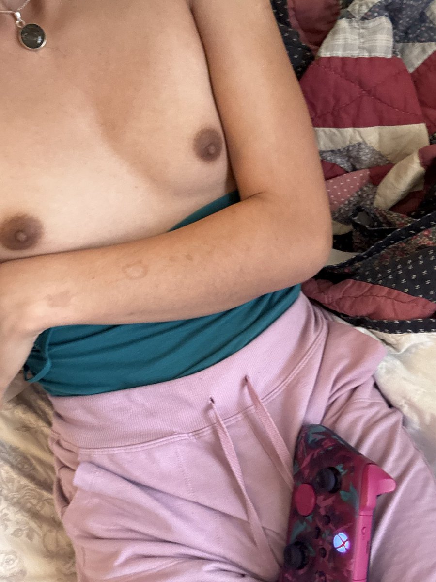 cursedgf4ever's tweet photo. Shitty bangs and hairy arms but you’d still hit https://t.co/3rE6qWsjkM