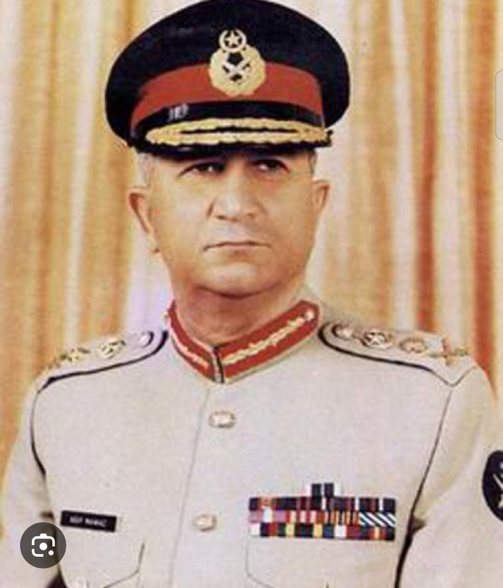 surrakimuhammad's tweet photo. جنرل آصف نواز کو آرمی چیف بنے کچھ ہی عرصہ ہوا تھا کہ ایک دن شہباز شریف ان سے ملنے آئے اور اپنے ساتھ BMW کی چابیاں لائے اور کہا کہ یہ ابا جی(میاں شریف) نے آپ کیلئے تحفہ بھیجا ہے، آرمی چیف نے شکریے کے ساتھ انکار کردیا، کچھ دنوں بعد جنرل آصف نواز وزیراعظم نوازشریف سے ملنے مری گئے، ملاقات کے بعد نوازشریف انہیں گاڑی تک چھوڑنے آ رہے تھے تو ان سے پوچھا کہ آپ کون سی گاڑی استعمال کرتے ہیں؟ جنرل آصف نواز نے جواب دیا کہ 'Toyota Crown' ، نوازشریف نے پنجابی میں کہا یہ کار آپ پر اچھی نہیں لگتی، ساتھ ہی ملازم کو اشارہ کیا تو وہ پیچھے کھڑی BMW  لے آیا، اس کی چابی نوازشریف نے جنرل آصف نواز کو دی اور کہا کہ یہ کار ہے جو آپ Deserve کرتے ہیں، جنرل آصف نواز کے مطابق میں وزیراعظم کی اس حرکت پر حیران رہ گیا اور وہ چابی واپس وزیراعظم کے ہاتھ میں رکھی اور کہا تھینک یو ویری مچ سر، میں اسی کے ساتھ خوش ہوں جو میرے پاس ہے، وزیراعظم کو سلیوٹ مارا اور اپنی گاڑی میں بیٹھ کر وہاں سے آگیا، کراس سورڈز، (شجاع نواز، جنرل آصف نواز کے بھائی کی کتاب)