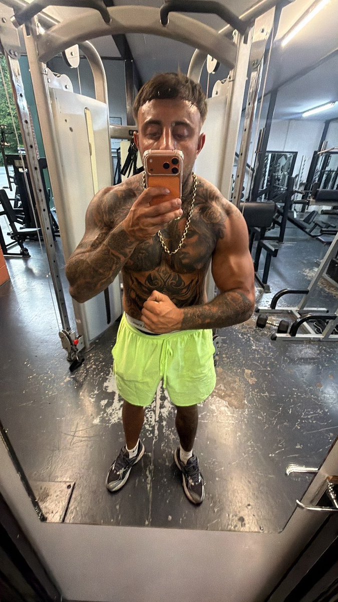 TheAlphaMarcus0's tweet photo. get on them knees and pay your superior you little bitch boy, your #Fagtax is due. 

#findom #paypig #alpha #cashmaster #drain https://t.co/yjS62RUTjb
