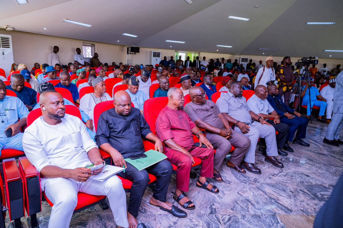 HyacinthAlia's tweet photo. Today, I administered the oath of office to seven new Commissioners and charged them to put the people first, serve with integrity and accountability, and work together for the development of Benue State.

The new Commissioners are:

1. Hon. Kuma Aii Yenge
2. Hon. Roy Ashirga Terna
3. Hon. Angwa Egbe Monday
4. Hon. Elizabeth Onma Ogenyi
5. Hon. Solomon Iorpev
6. Rt. Hon. Nick Eworo
7. Hon. Ankwa Amo

I also administered the oath of office to Hon. Godwin Anya as a Member of the Assembly Service Commission and inaugurated Rev. Fr. Patrick Tor Alumuku as Chairman of the Benue Television Board, alongside other members of the Board.