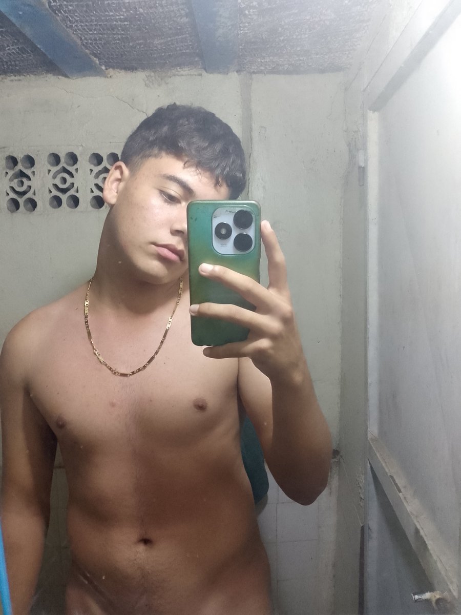 CARRI000000000's tweet photo. Alguien interesada en intercambiar unas fotos hot https://t.co/JwsG58Gtuk