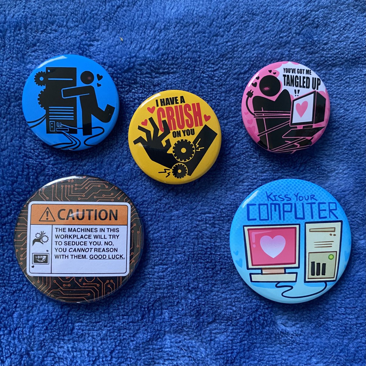 Ricomortiss's tweet photo. #objectum
I just bought some awesome pins. My heart is racing. I'm glad there are artists catering to other machine enthusiasts https://t.co/cVjIFFc0J1