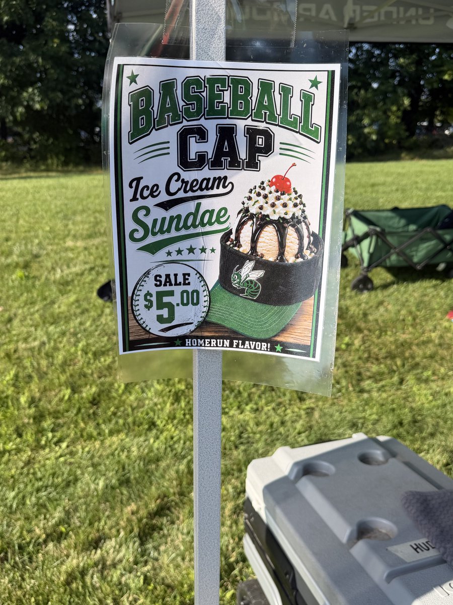 Hornet_Baseball's tweet photo. The "Taste of Highland" is in full swing tonight! Stap by the baseball tent for a mini helmet sundae! https://t.co/4B8Zh4Zmhk