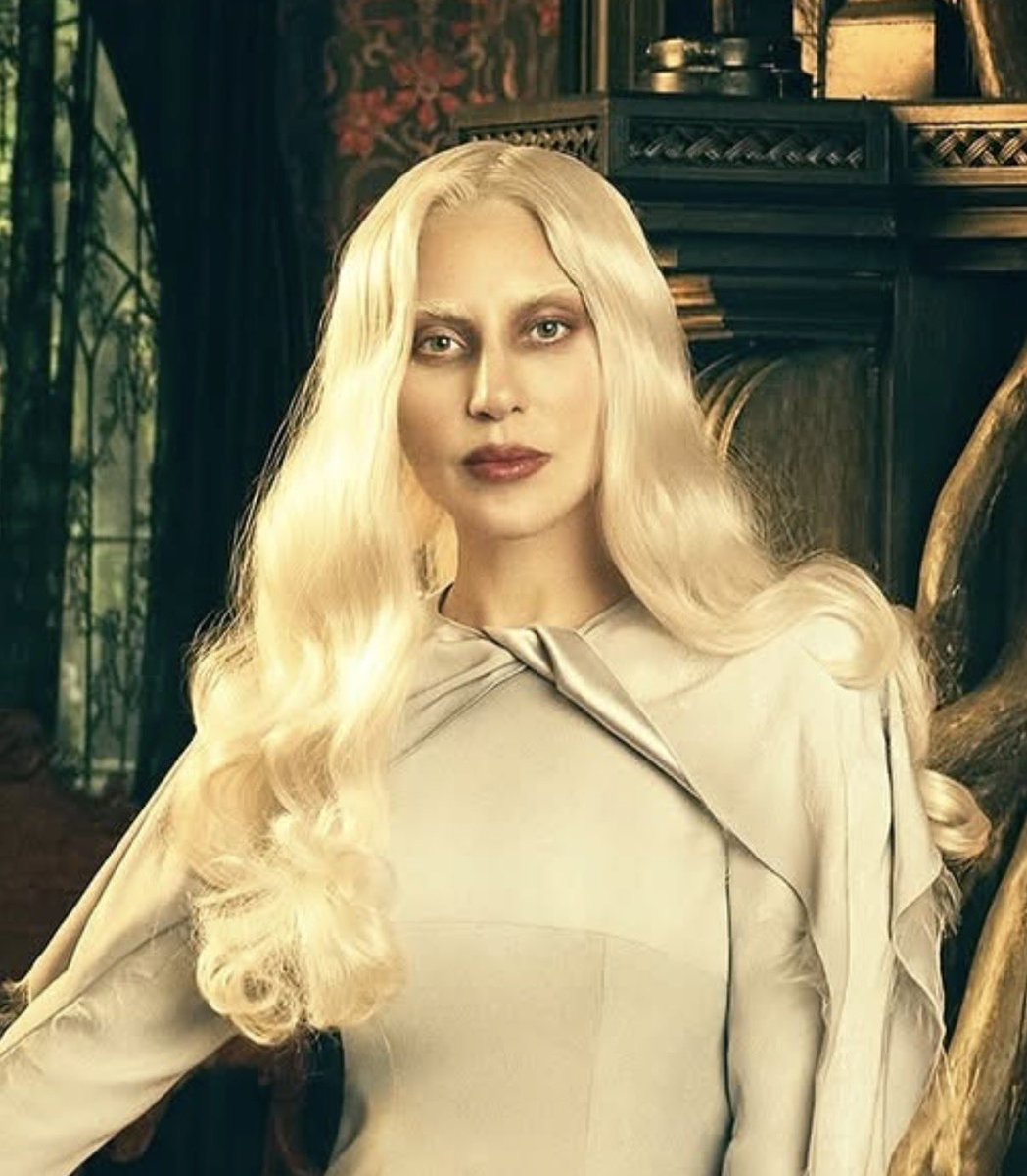 gagamilfs's tweet photo. i love my hot vampire girlfriend https://t.co/M49iEntwZi