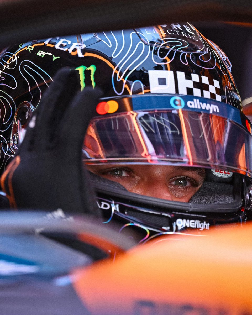 Alienware's tweet photo. 📢@Lando's race day lid got the @alienware treatment. What do you think? ​

@McLarenF1