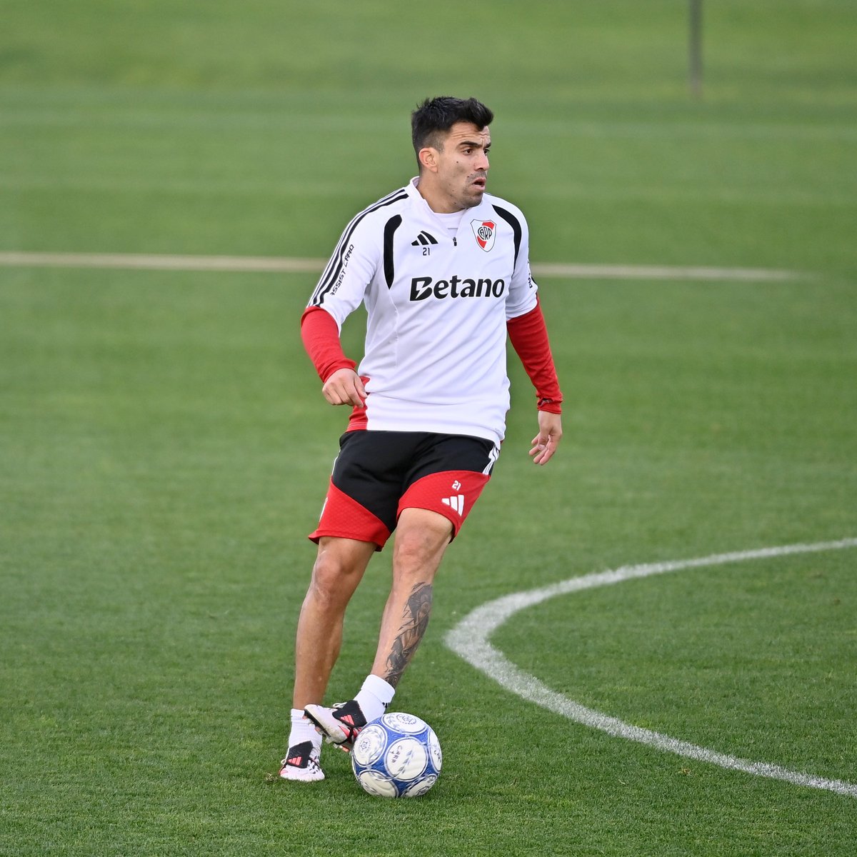 RiverPlate's tweet photo. ⏱️⚽️ Enfocados en el domingo 💪

📍 River Camp. https://t.co/hWYWlYPi4L