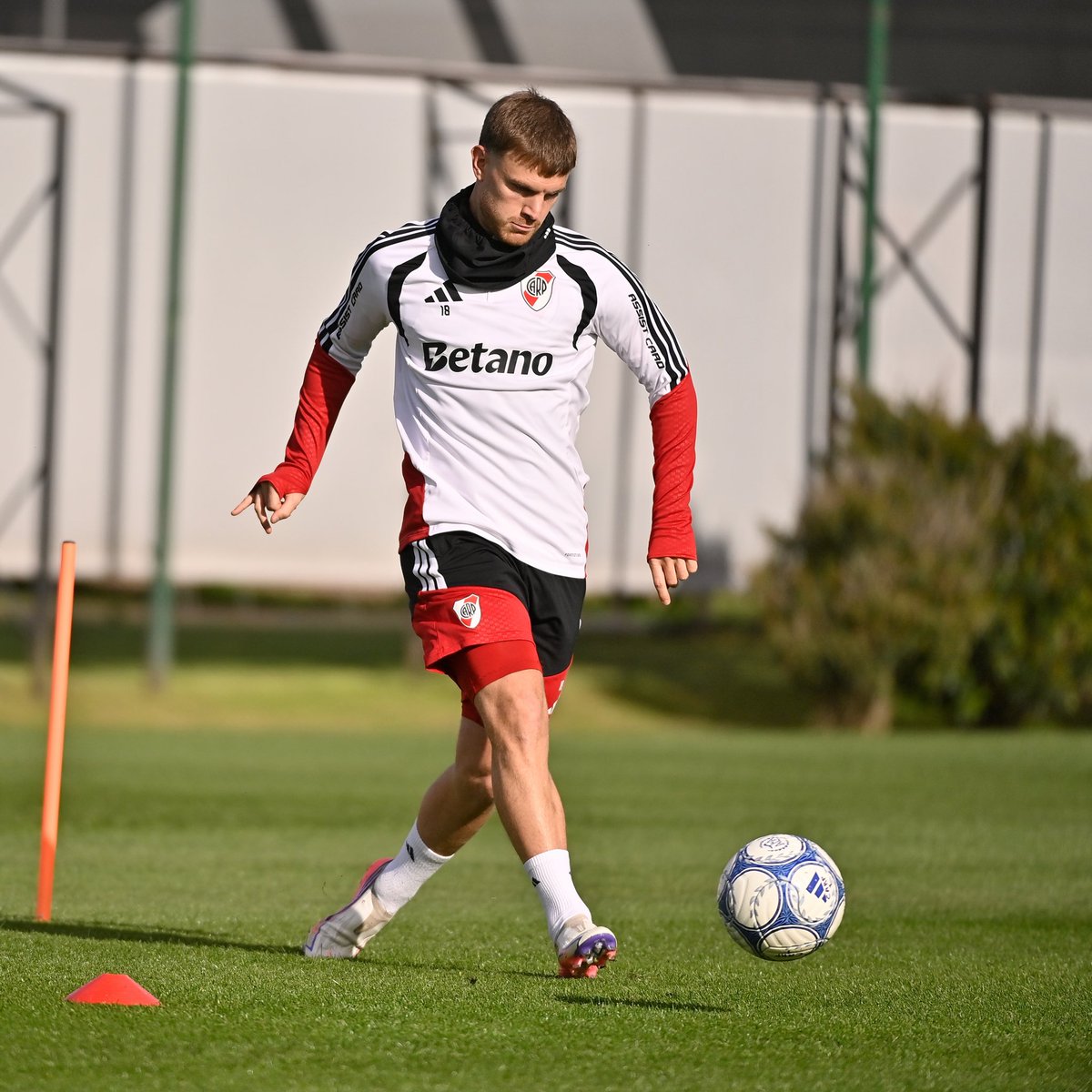 RiverPlate's tweet photo. ⏱️⚽️ Enfocados en el domingo 💪

📍 River Camp. https://t.co/hWYWlYPi4L
