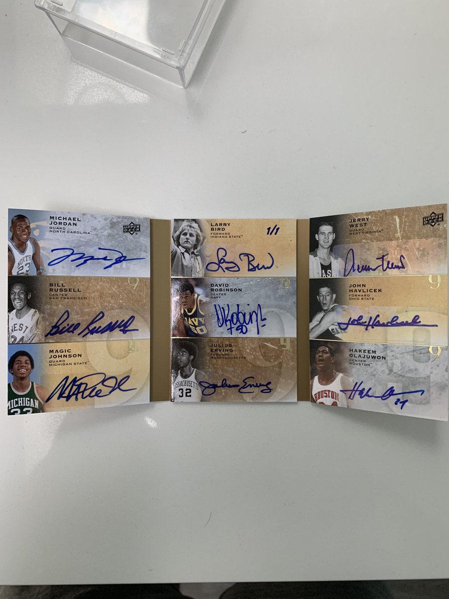 SportsCardInv's tweet photo. This booklet from Upper Deck that has NINE autographs on it is INSANE 🤯🔥

📸: u/Standard-Poem-6036 https://t.co/rZpy17BbeI
