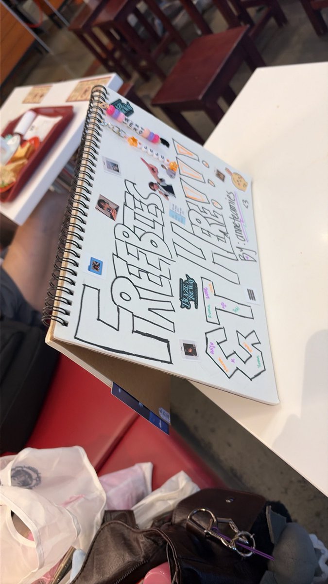 cnanne99's tweet photo. Anyone wants Fan support !! Please find me at Ya Kun
#blazetheway_singapore 
#blazetheway https://t.co/QFlsfwz9Jn