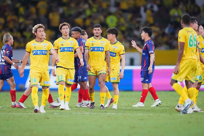 weeklysd's tweet photo. ⚽️Ｊリーグ⚽️

「勇気を持って」「正直声援に応えられていない」計９失点＆無得点で開幕３連敗のジェフに今必要なこととは | サッカーダイジェストWeb
👉 https://t.co/AdQOEz8VQ8

#jefunited #ジェフ千葉 #WINBYALL https://t.co/vI11BTLs2n