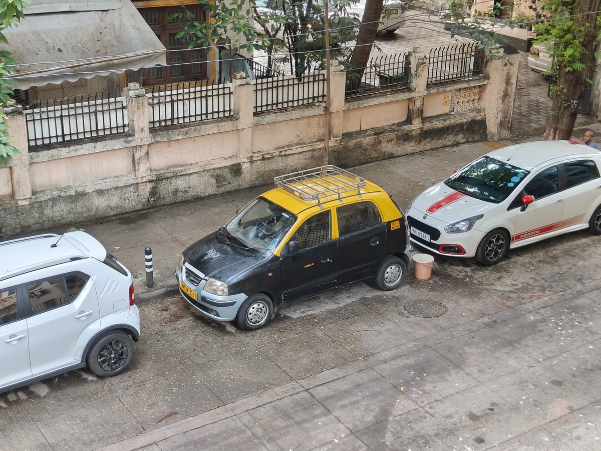 arjunpancholi's tweet photo. Today early morning photo of kaali peeli, looks like they have blocked the parking permenent. Still there are many other taxi in the lane. Dr kashibai navrange marg, new gamdevi, mumbai 400007. 
@MumbaiPolice @MTPHereToHelp @GamdeviPS @Dev_Fadnavis @mieknathshinde https://t.co/xJrmCAK8DK
