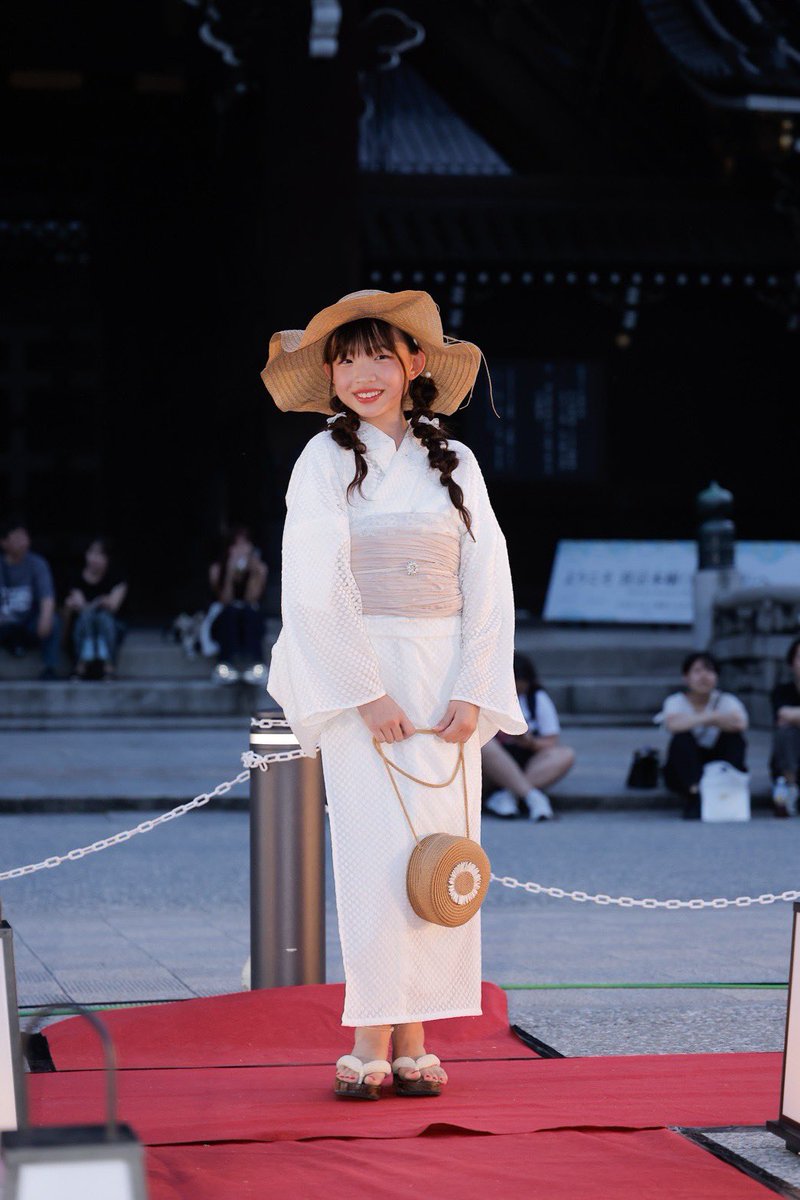 me1na04's tweet photo. 👘京都浴衣コレクション👘🤍

白レースの浴衣✖️麦わら帽子👒の組み合わせがかわいすぎ♡ https://t.co/uVqgTkWw4r