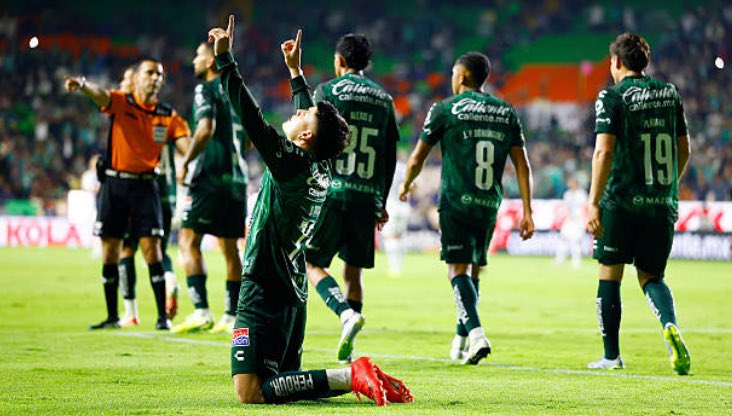 dlverdesoy's tweet photo. León le pegó 2-0 a Monterrey y sumó su 3era victoria consecutiva en el Torneo de Liga. Cortizo adelantó a la verdes y Arcila liquidó el encuentro. Romaña se fue expulsado y León terminó el partido con 10 hombres. https://t.co/FYjTzxOfDA