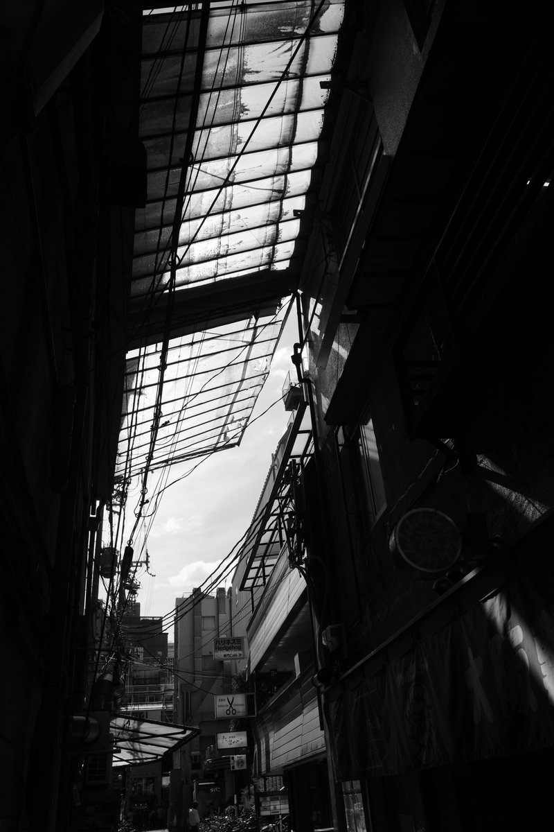 mike0613's tweet photo. #街撮り
#RICOH
#GRIV
#Monochrome
#大阪 https://t.co/ls0Z6gVDnb