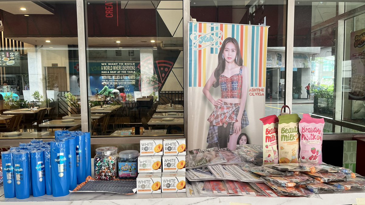 aoashdres_'s tweet photo. Amigas is hereeeee. See you, Keepers!!! 🩵🧡

#AshDres #AshDresVille | #AshtineOlviga https://t.co/QaJBqfLjl9