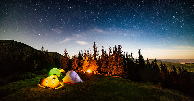 mahmoud10050010's tweet photo. Spent a magical night under the stars by the lake—no Wi-Fi, just campfire talks, crispy s'mores and the quiet glow of the Milky Way. Perfect escape from the daily grind ， https://t.co/2pAr51EM7D