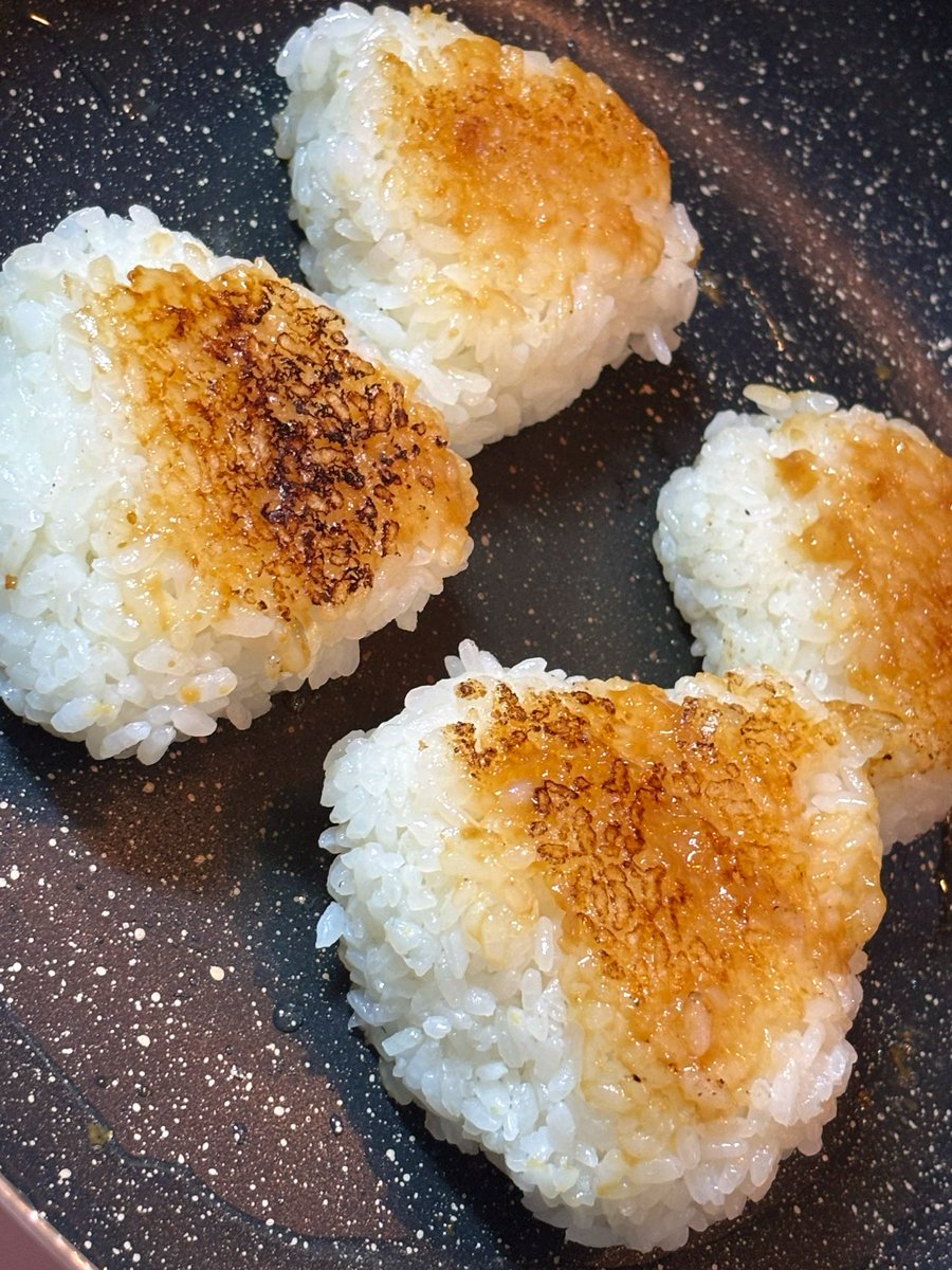 _kamimari_'s tweet photo. みそ焼きおにぎり作ったら
美味しすぎた🥺
たこ焼きは慣れたもんだ🐙

#おうちごはん https://t.co/8479WRwuaW