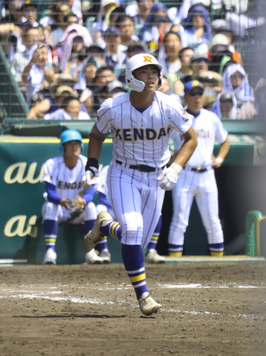 ayarino89_ks20's tweet photo. 健大高崎 石田雄星くんのツーランで逆転！！
スタンド指差ししてたのめちゃくちゃかっこよかった！！ https://t.co/zG4MzSoD6l
