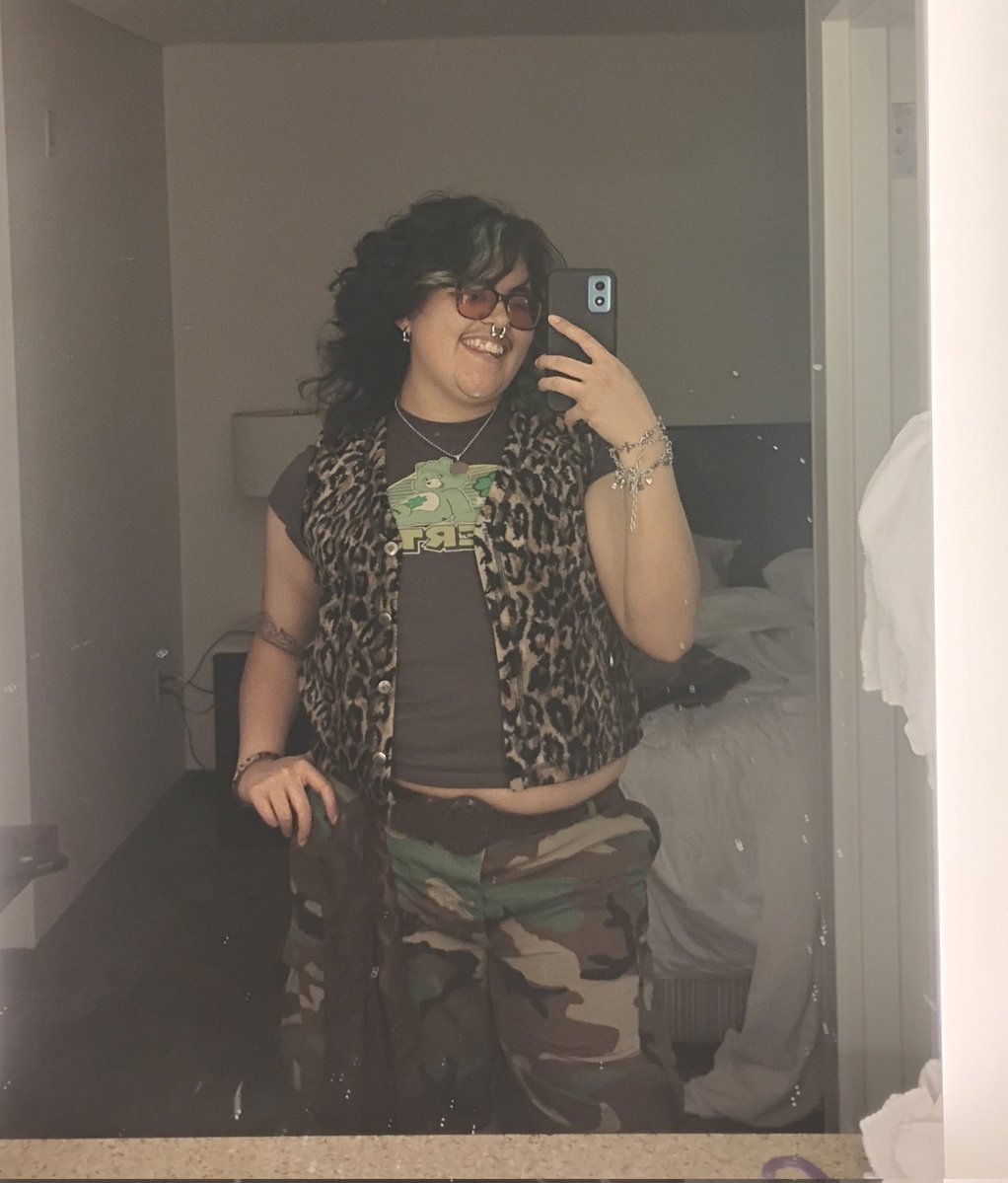 ApatheticRat's tweet photo. in a baddies uber, abt to dance all night long. san antonio, im IN You https://t.co/qeRPJqsb3S