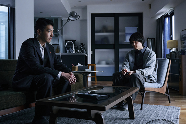 TKJoshiEigabu's tweet photo. #トーキョー女子映画部 にて #レビュー 掲載中
https://t.co/J3dAodKijh

『白鳥とコウモリ』
9月4日より全国公開

#白鳥とコウモリ #松村北斗 #今田美桜 #柄本佑 #前原滉 #井之脇海 #宇野祥平 #中村芝翫 #井川遥 #吉田羊 #三浦友和  #岸善幸 #東野圭吾 #映画 https://t.co/FdBWH88JNH