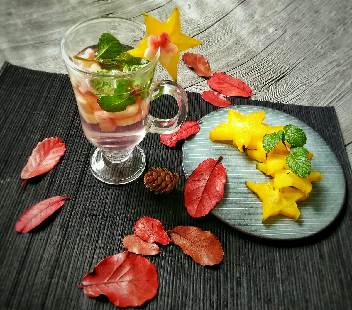 b_socong's tweet photo. Crazy for iced peach latte Whip this in 2 mins: brew hot black tea, cool, mix with oat milk u0026 a splash of peach syrup, add ice! Perfect morning pick-me-up https://t.co/C1WHrJ3CRG