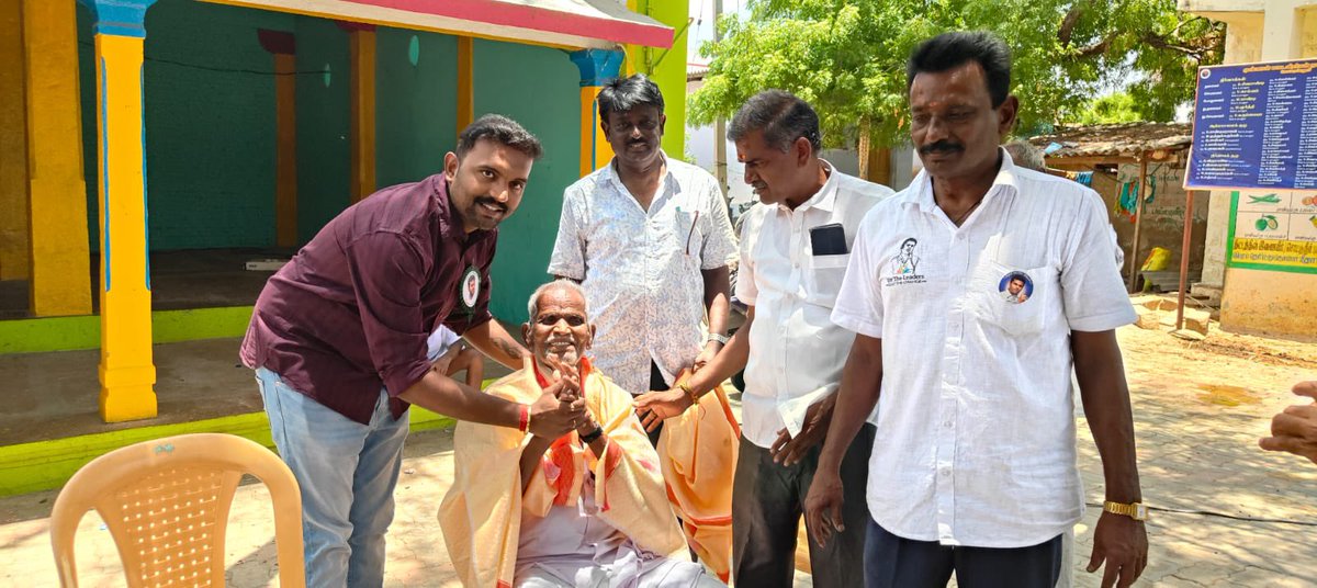RVishnu6619's tweet photo. இன்று காலை மேல உரப்பனூரில் வீதலிடர் சார்பாக உறுப்பினர் சேர்க்கை முகாம் மற்றும் மரக்கன்றுகள் வழங்கப்பட்டது🌱@annamalai_k @WeTheLeadersMDU https://t.co/n90iwHDrAO