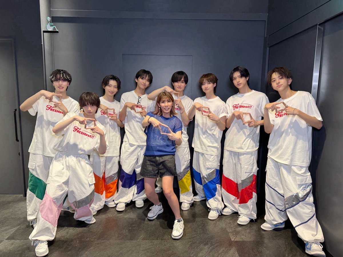 ICEx_official's tweet photo. ＼吉田沙保里さん／

"FRESHest!!"！
ご来場いただきありがとうございました！✨

一緒にICExポーズをしていただきました！

@sao_sao53 
#吉田沙保里 さん
#ICEx #FRESHest https://t.co/k4ebgC6ufE