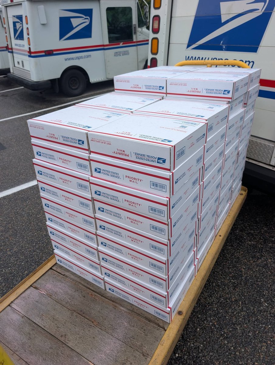CigarsFWarriors's tweet photo. 255 Cigars for Warriors Care packages, 19,125 cigars outbound to our Combat Troops! #cfwpt  #CigarsForWarriors
https://t.co/dX6fde6lWi
#SupportCFW
#SupportTheTroops
#Liv2Srv
CFW4LIFE
Operation: Cigars for Warriors 
Cigar Press https://t.co/qy3ALAwVS0