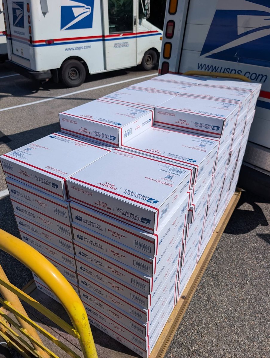 CigarsFWarriors's tweet photo. 255 Cigars for Warriors Care packages, 19,125 cigars outbound to our Combat Troops! #cfwpt  #CigarsForWarriors
https://t.co/dX6fde6lWi
#SupportCFW
#SupportTheTroops
#Liv2Srv
CFW4LIFE
Operation: Cigars for Warriors 
Cigar Press https://t.co/qy3ALAwVS0