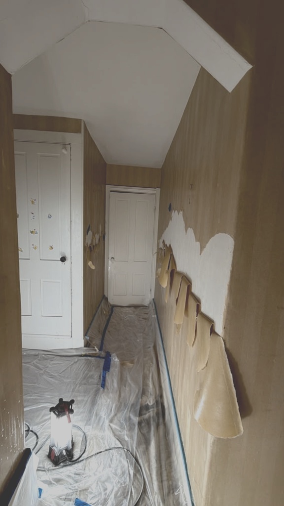 TargetPainting1's tweet photo. 🌦️ A little rain? No problem. We’re just waiting for the paint to dry! 😉
How’s the weather looking in your neighborhood? 👇
#exteriorpainting #interiorpainting #carpentry #sudbury #concord #targetpainting #Target #TargetpaintingandContracting #TargetpaintingContracting https://t.co/2DEFYnu123