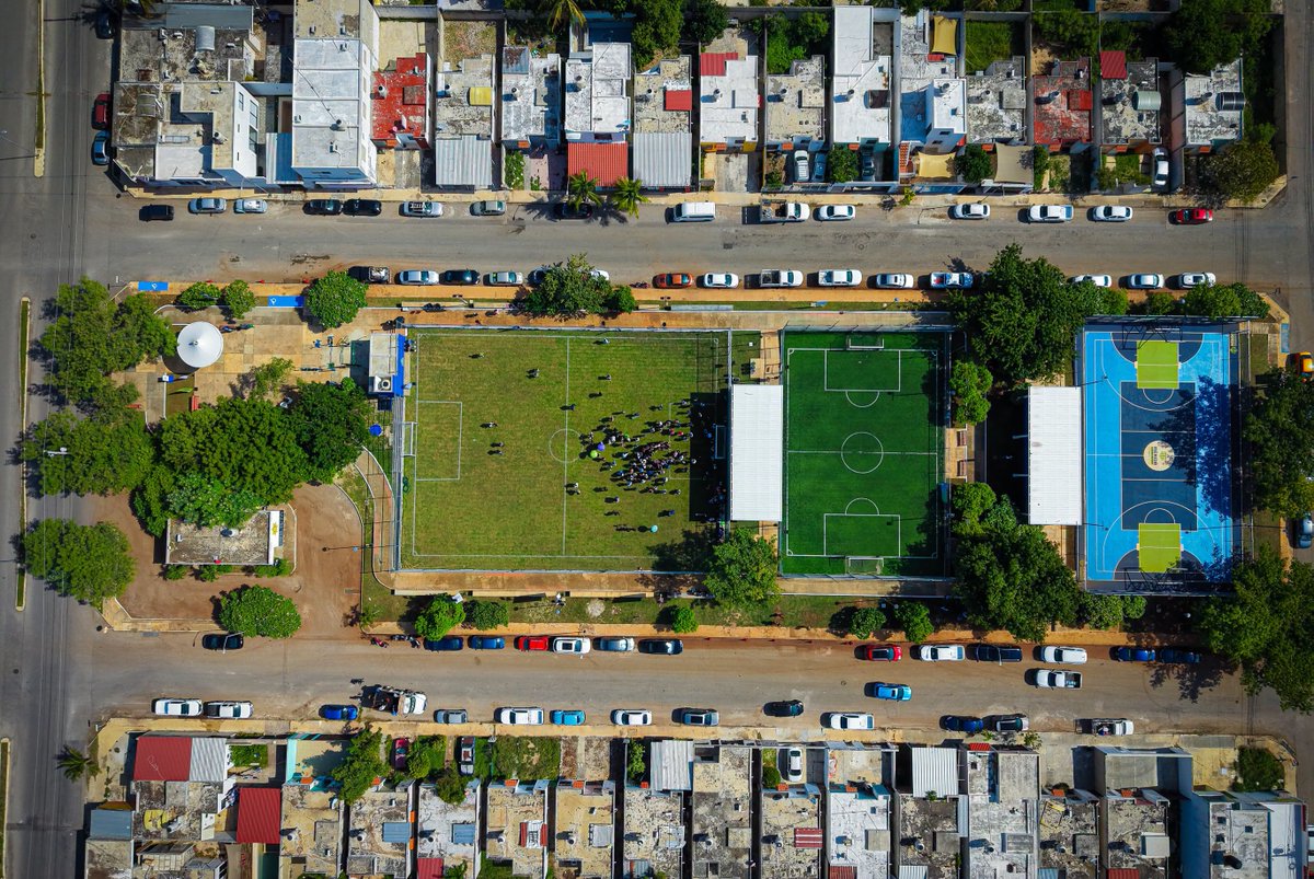 ParticipoXMID's tweet photo. Tras la reciente apertura de la cancha de Fut7, hoy sumamos más y mejores espacios para el convivencia de las familias

🚻 Nuevos baños y bodega
⚽ Rehabilitación del campo de fútbol
🪑 Construcción de bancas
💡 Mantenimiento a la iluminación, ejercitadores y áreas generales https://t.co/GKchGLZGgL